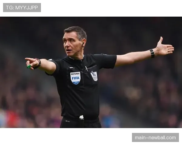 深度背景:科技应用,英超裁判组将试点佩戴实时通讯设备进行执法 深度背景:科技应用,英超裁判组将试点佩戴实时通讯设备进行执法